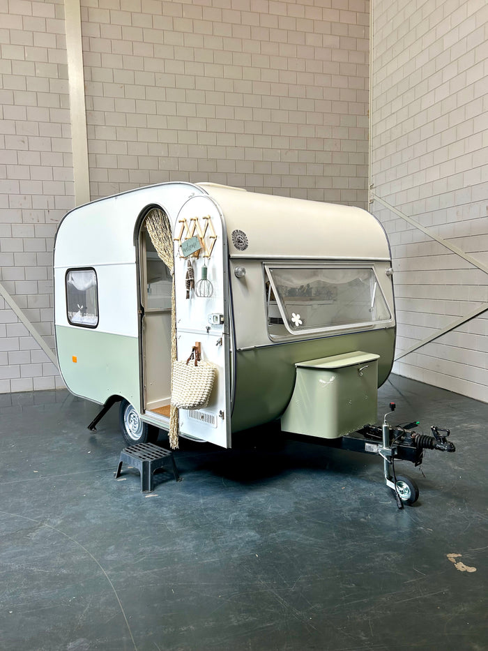 Adria 305