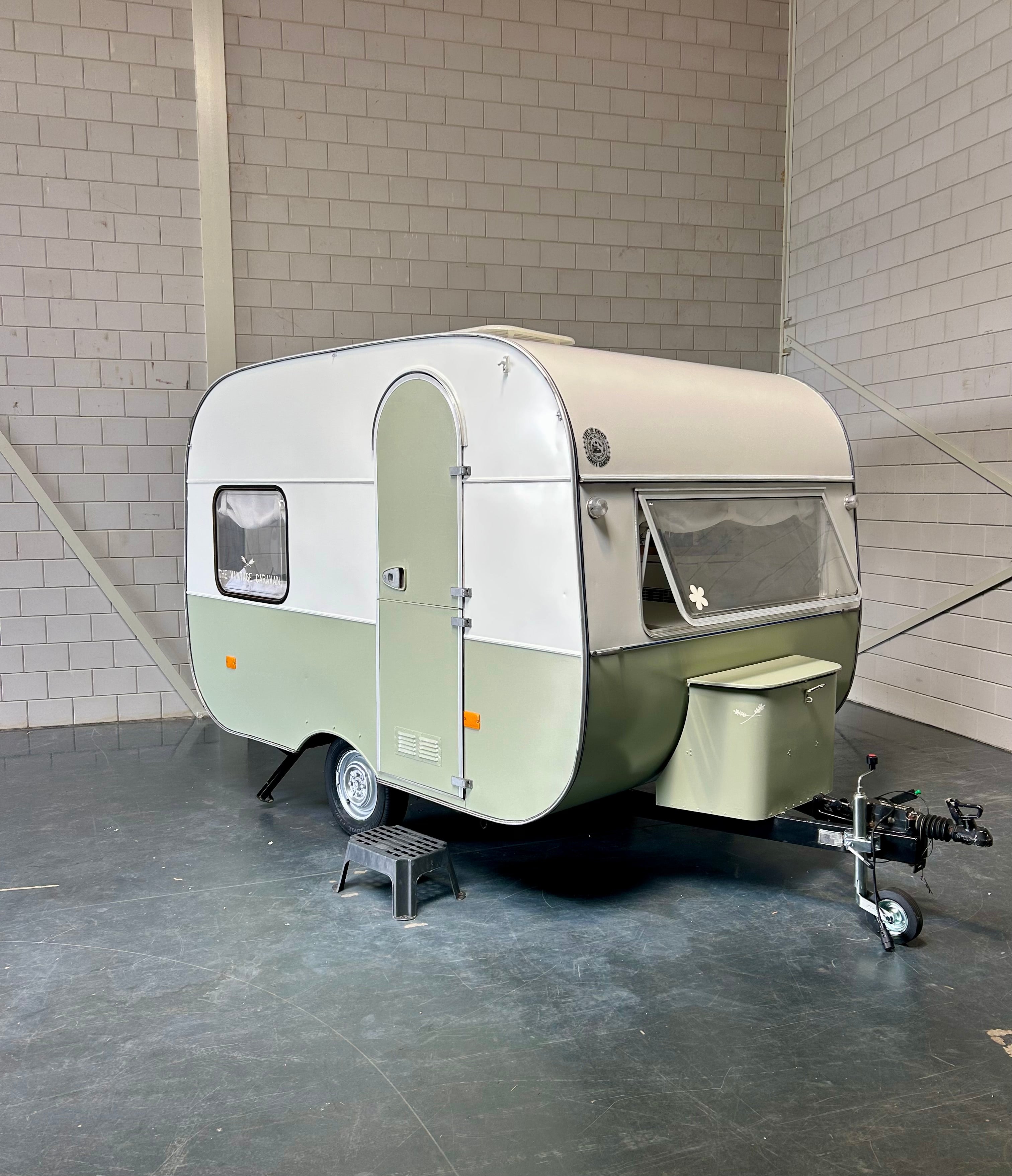 Adria 305