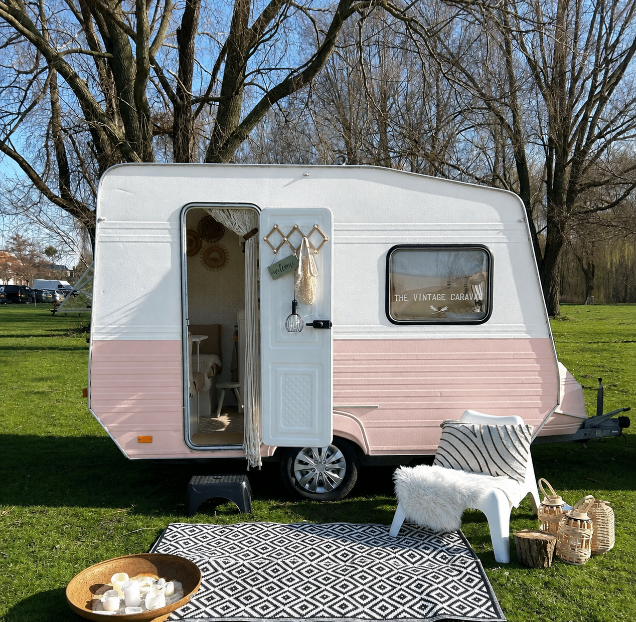 Caravanverf Peony Pink