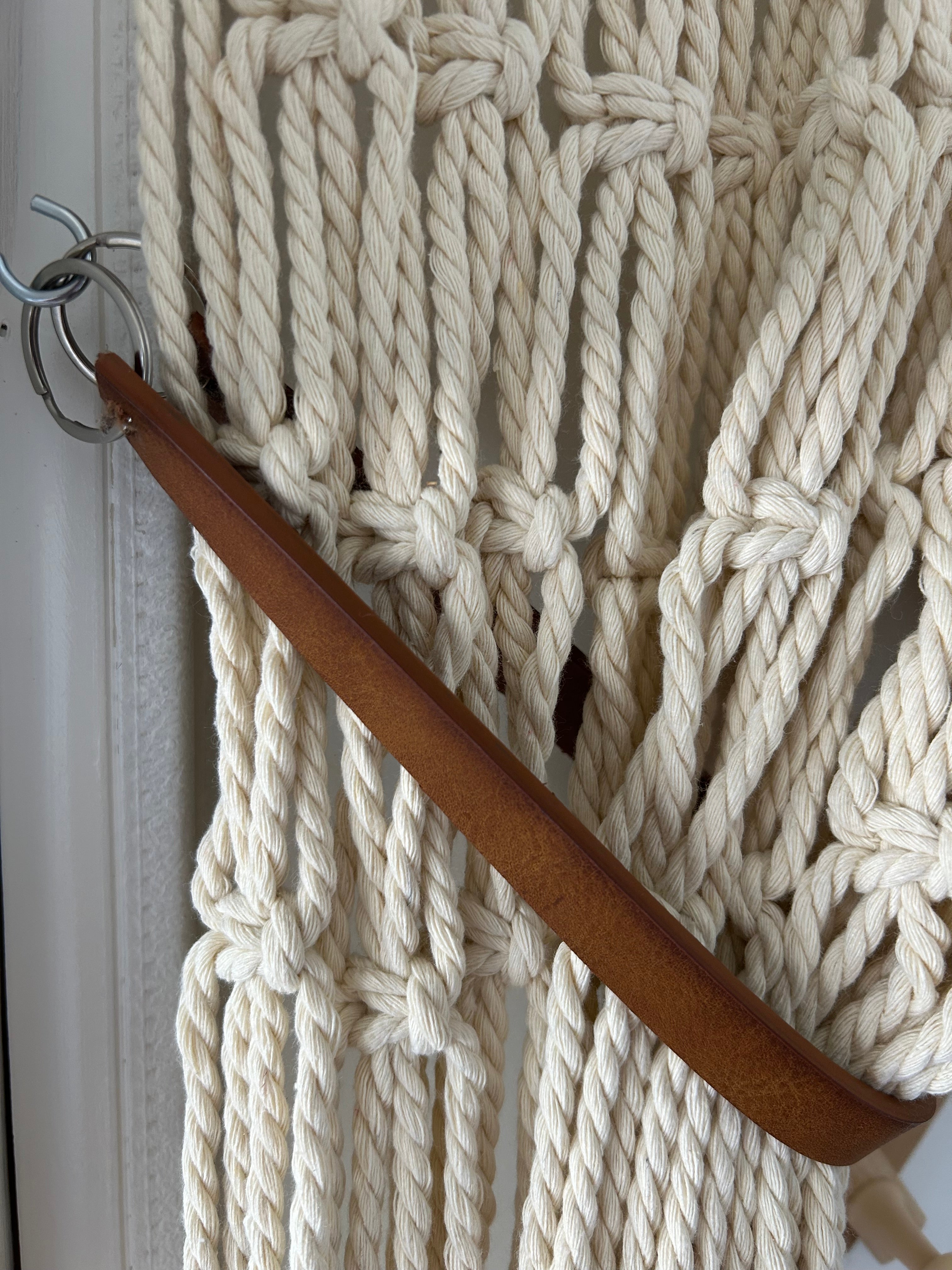 Boho deurgordijn met stoere lederen band