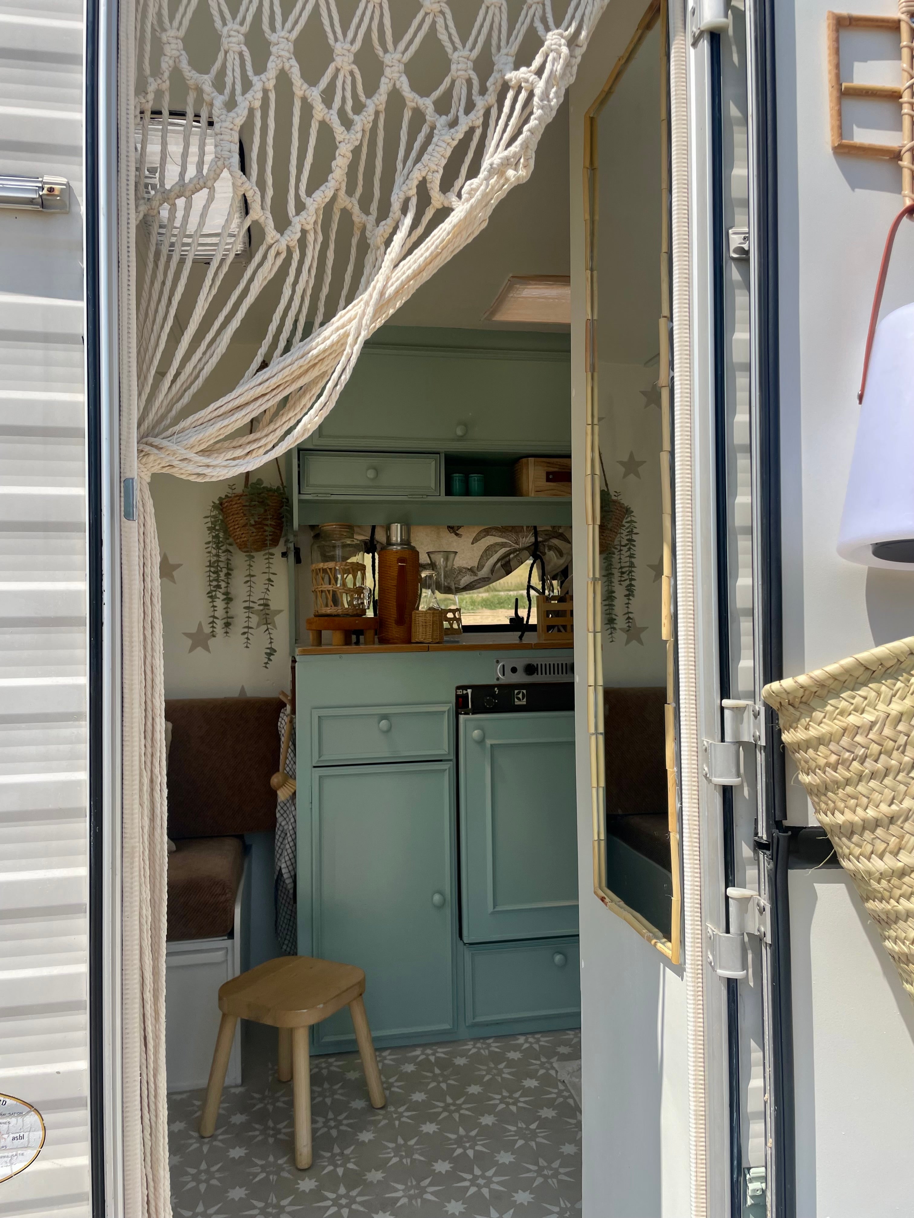 Boho deurgordijn met stoere lederen band