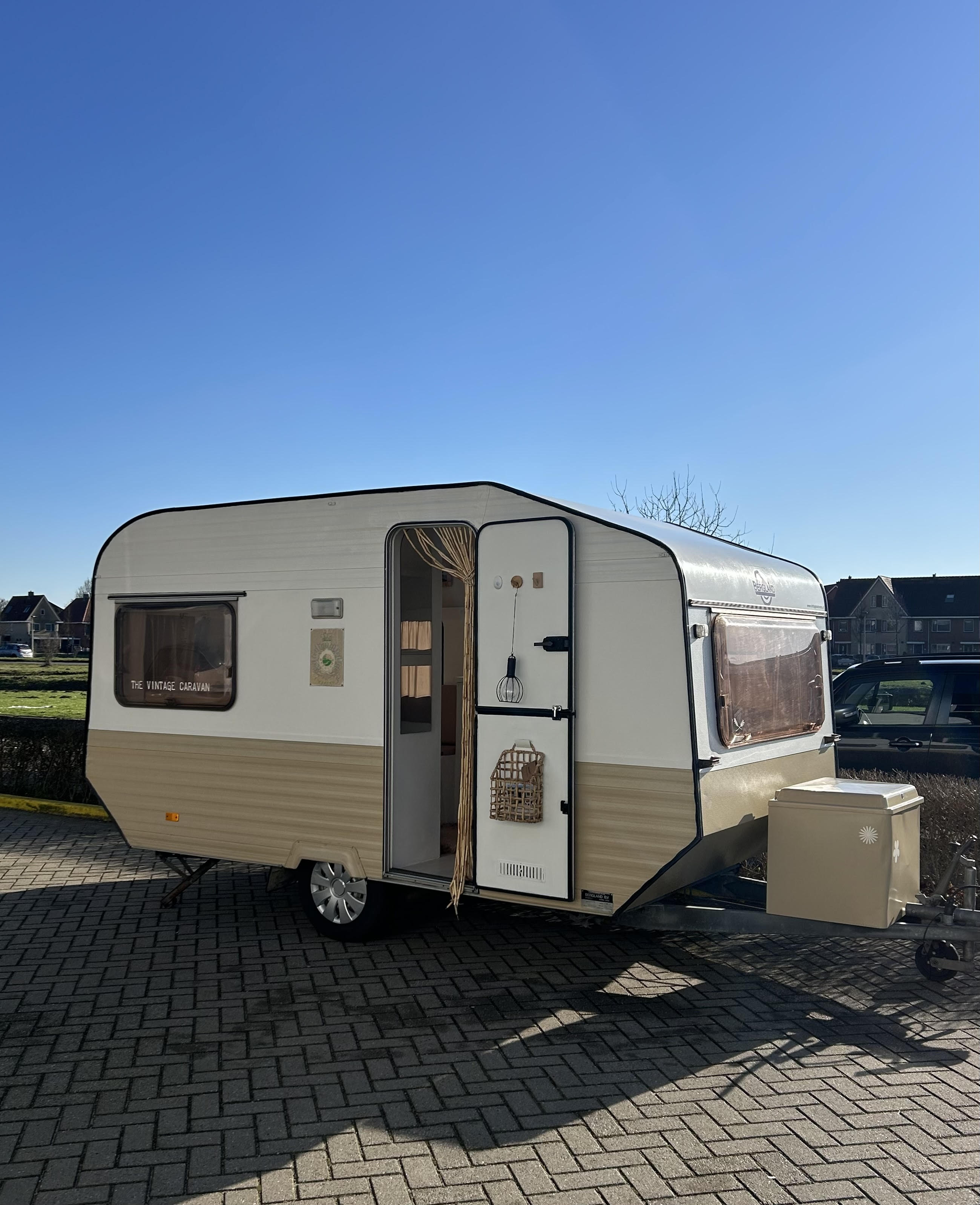 Caravan paint Sahara Beige