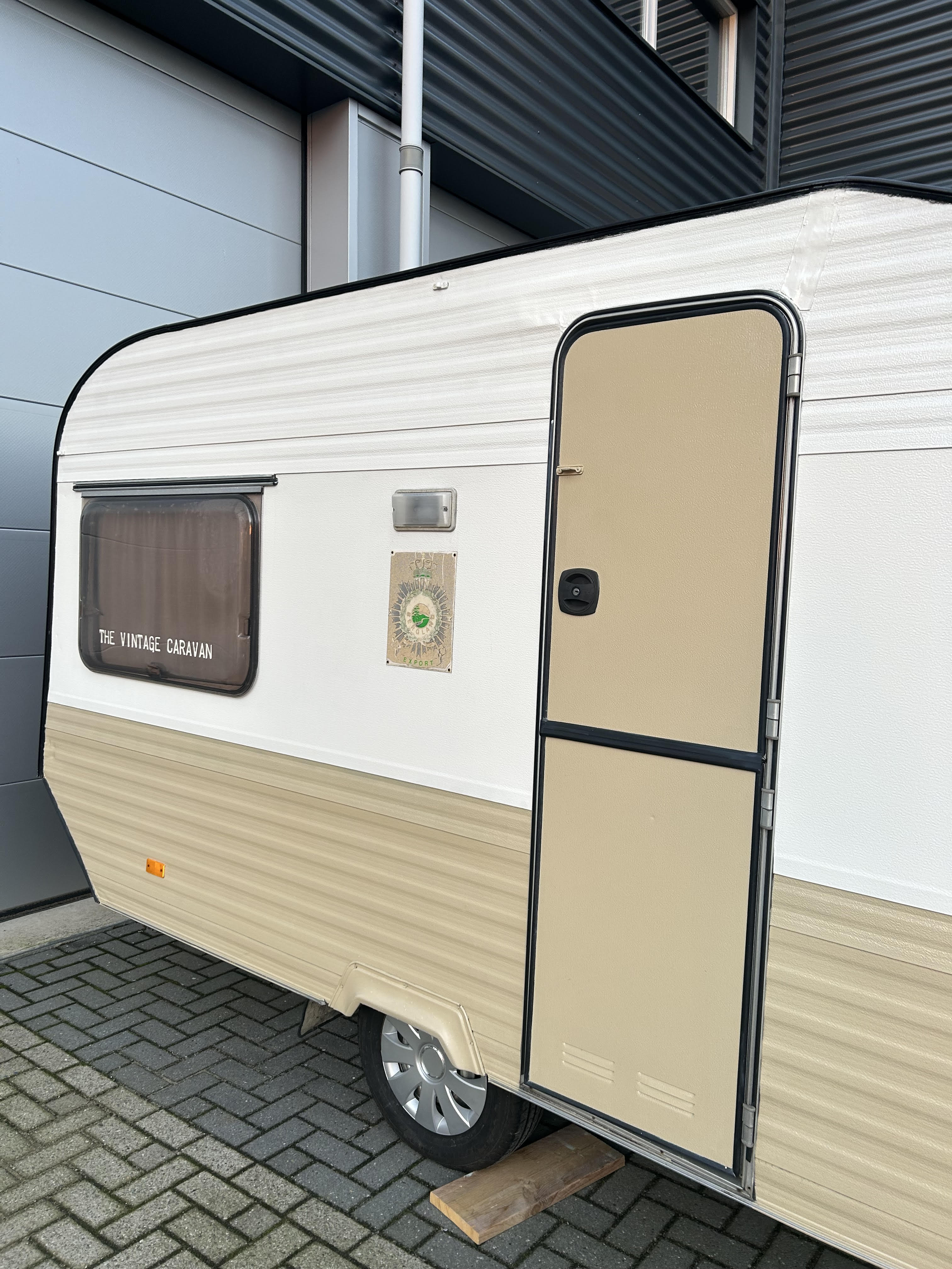 Caravan paint Sahara Beige