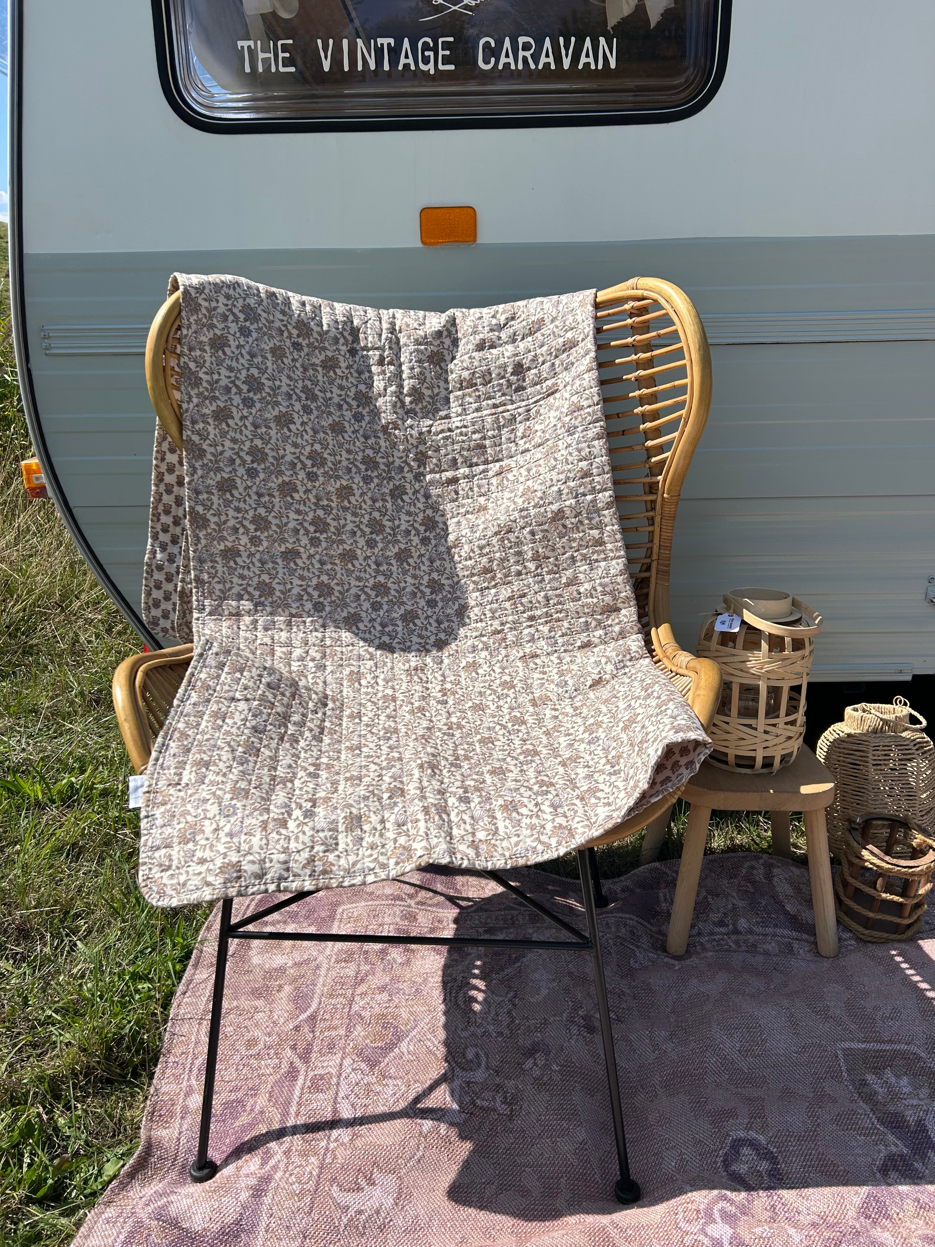 Cozy natural sheepskin for Boho caravan – 55 x 78 cm