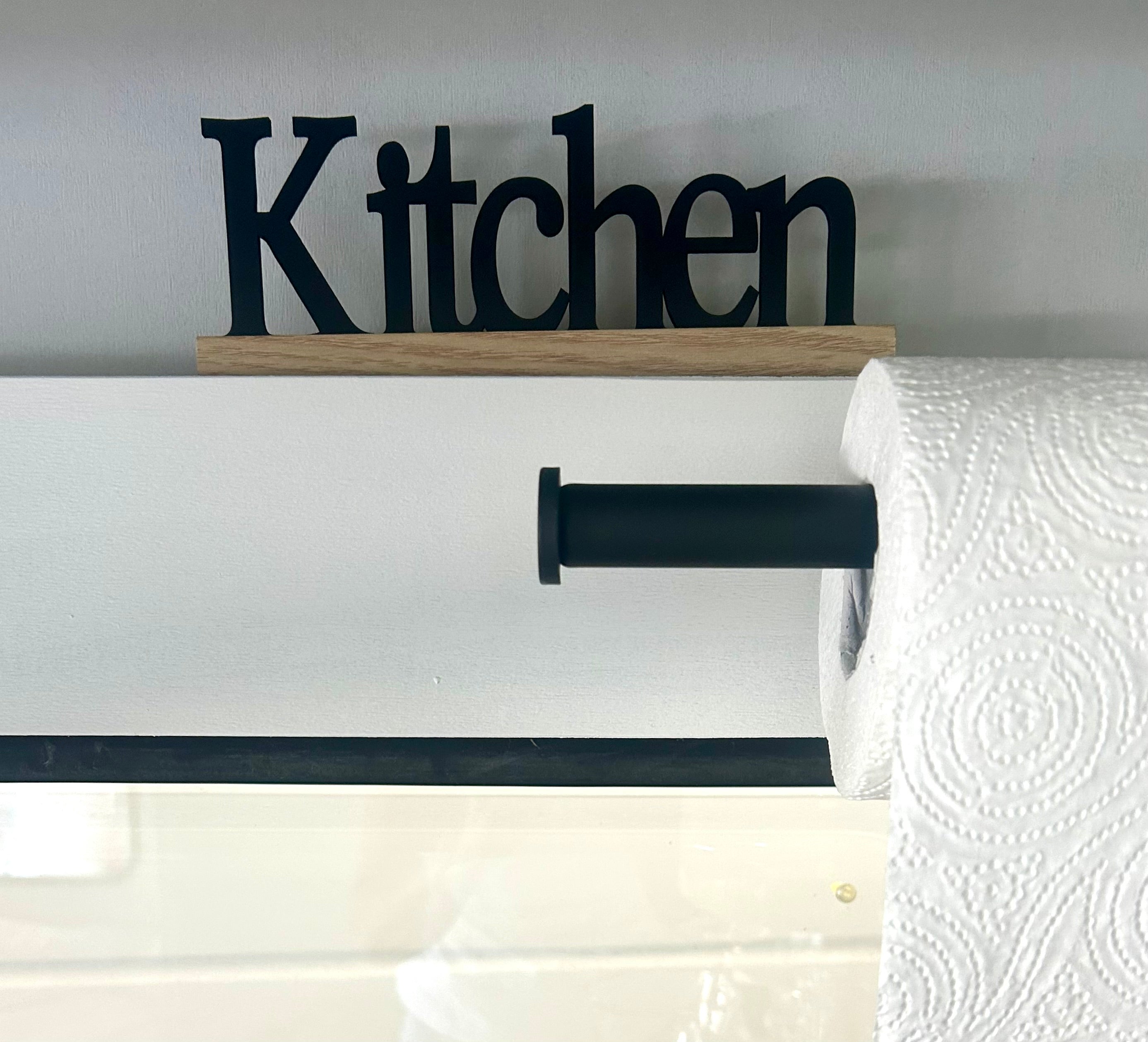 KITCHEN tekstbord op houten standaard