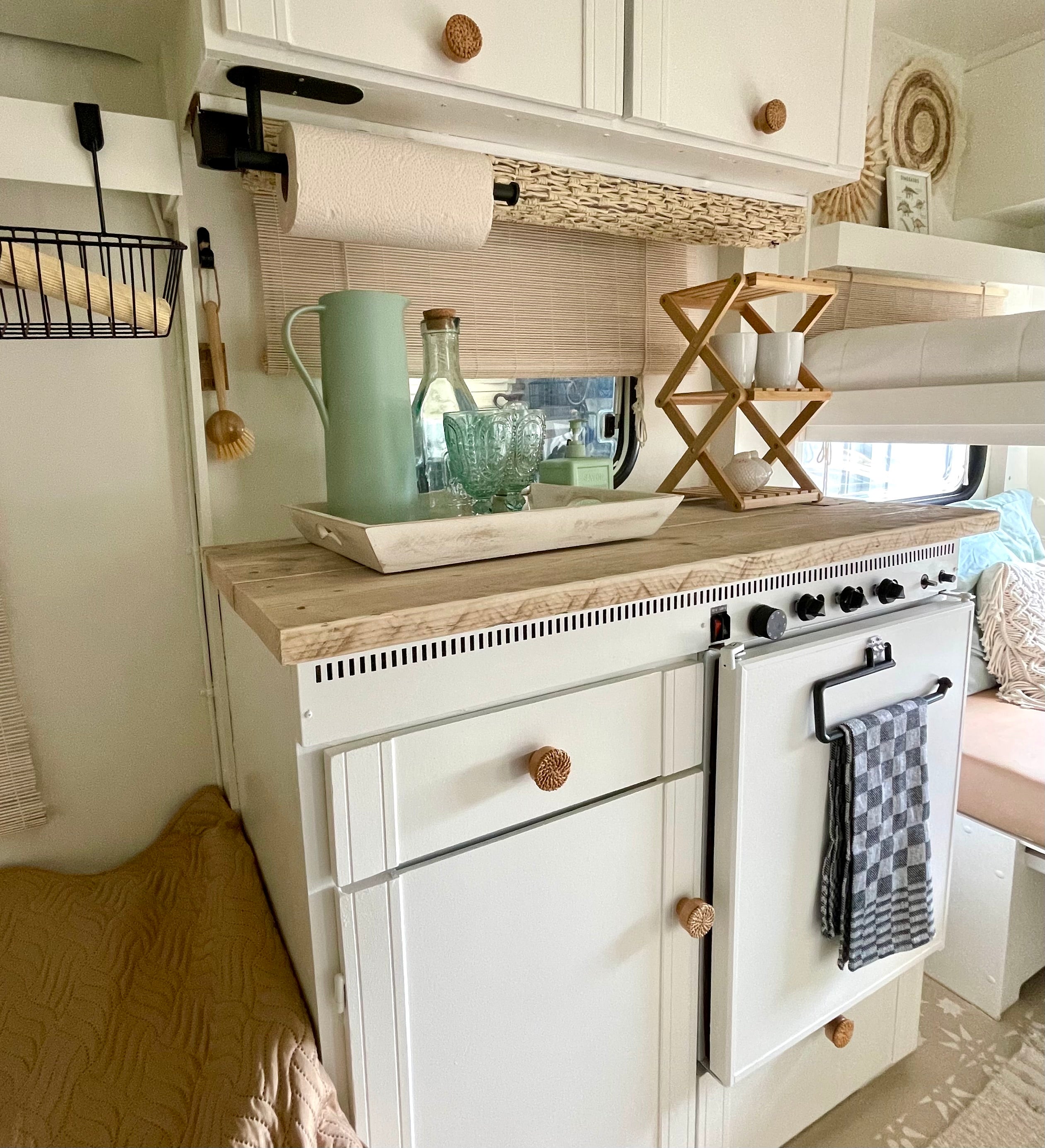 Set van rieten kastknopjes