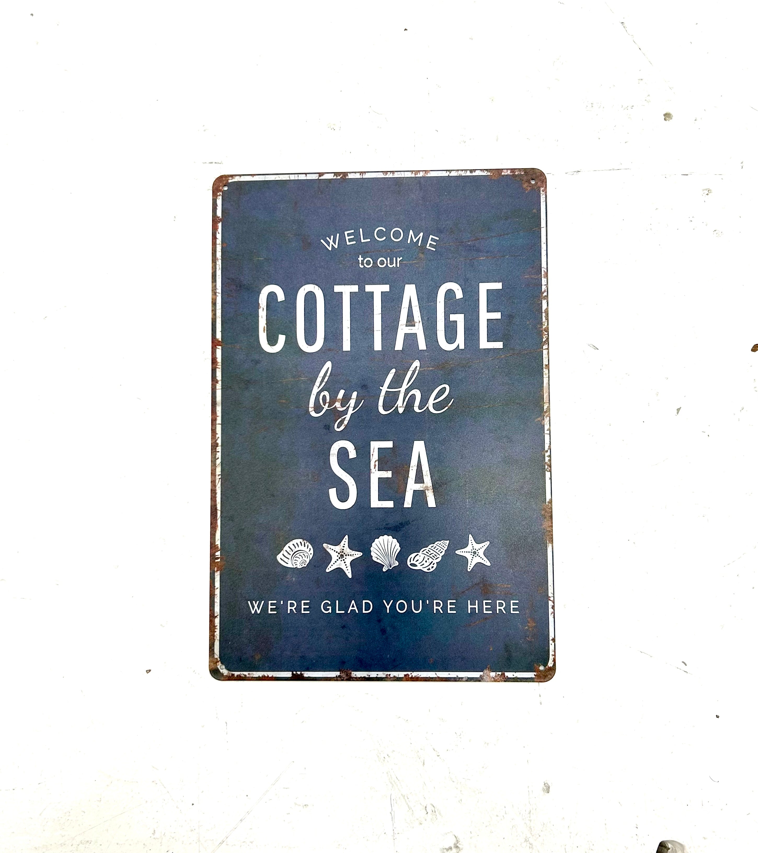 Vintage sign "Welcome to the Beachhouse"