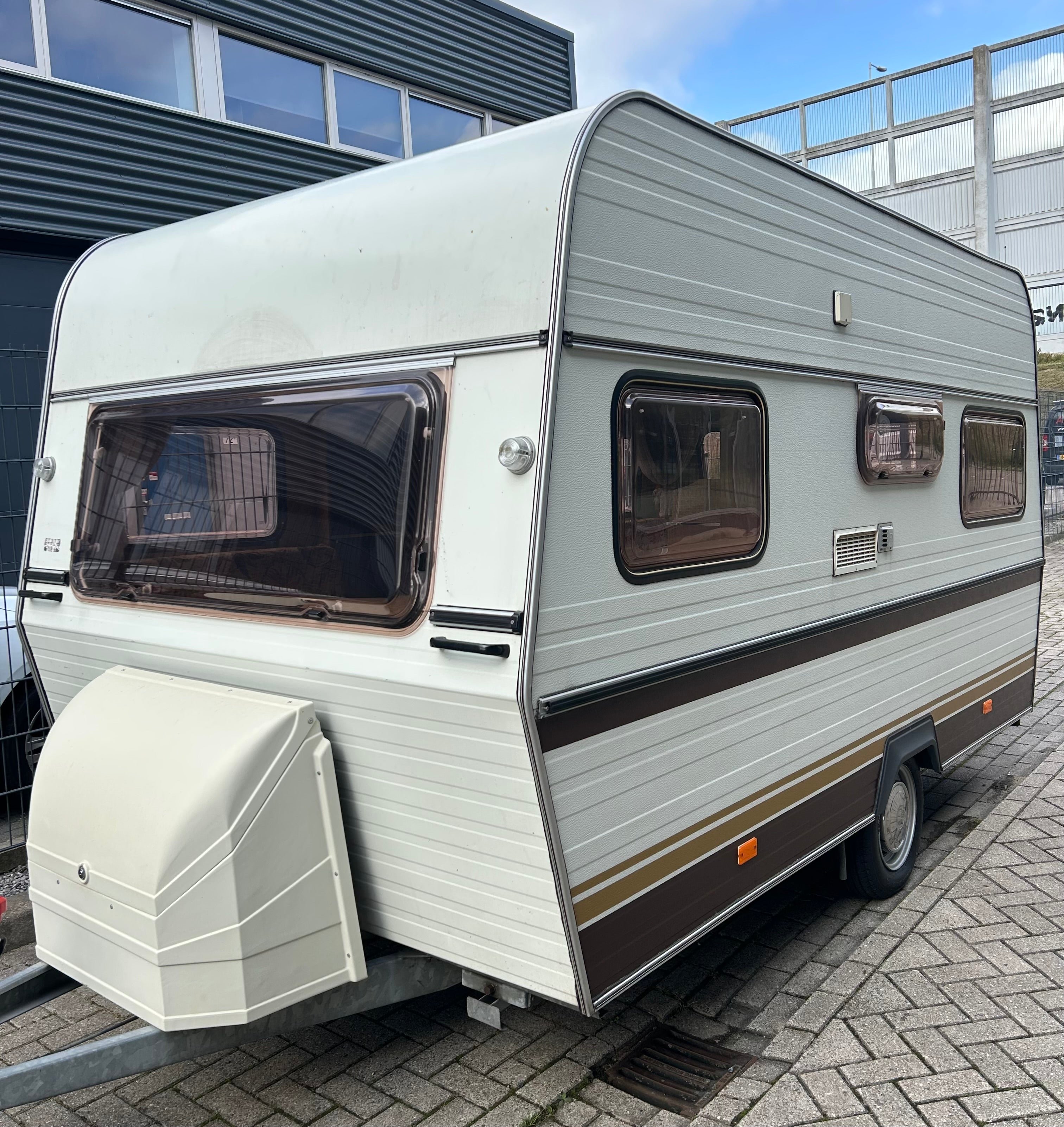 MAKE-OVER - IT Caravan