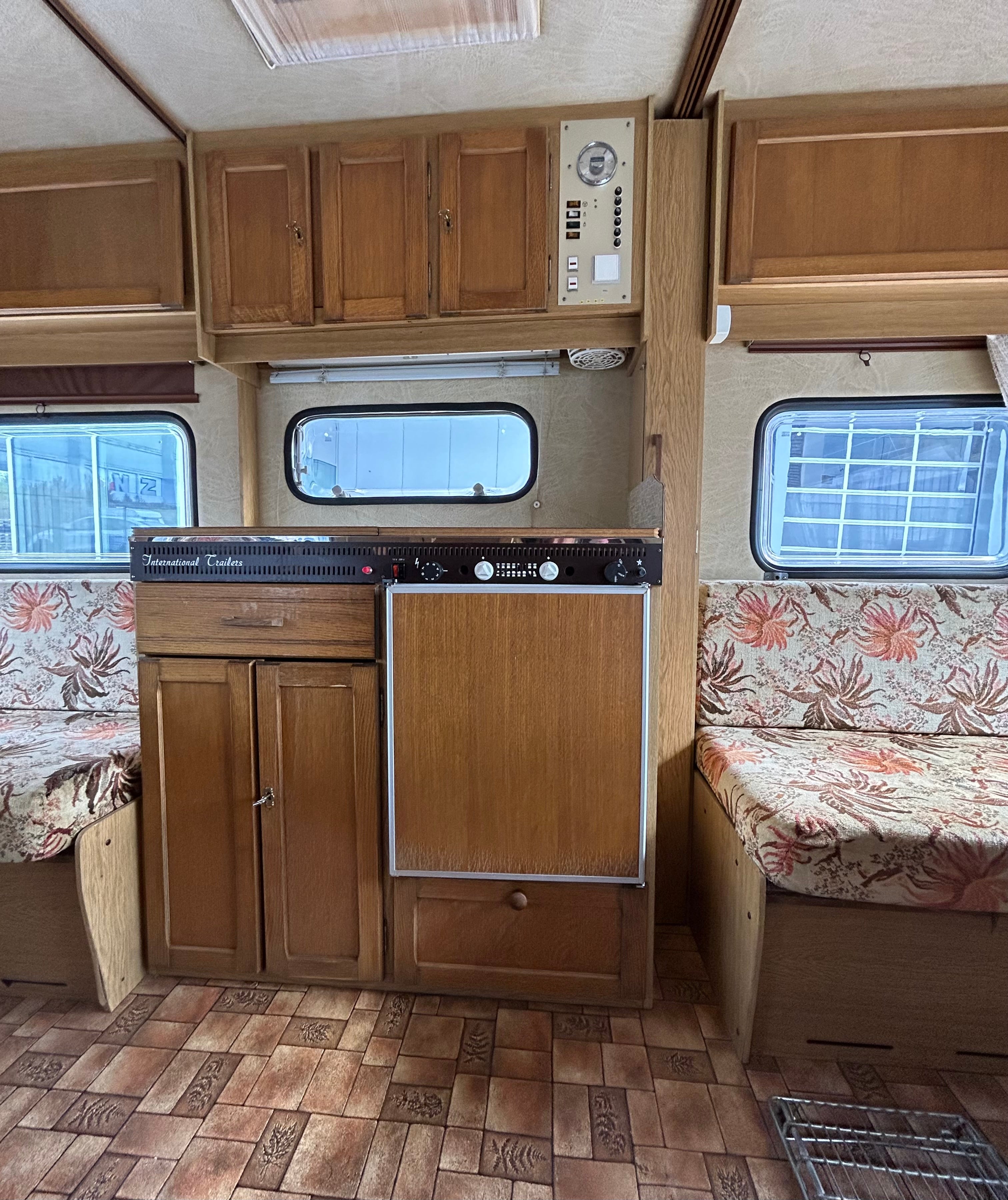 MAKE-OVER - IT Caravan