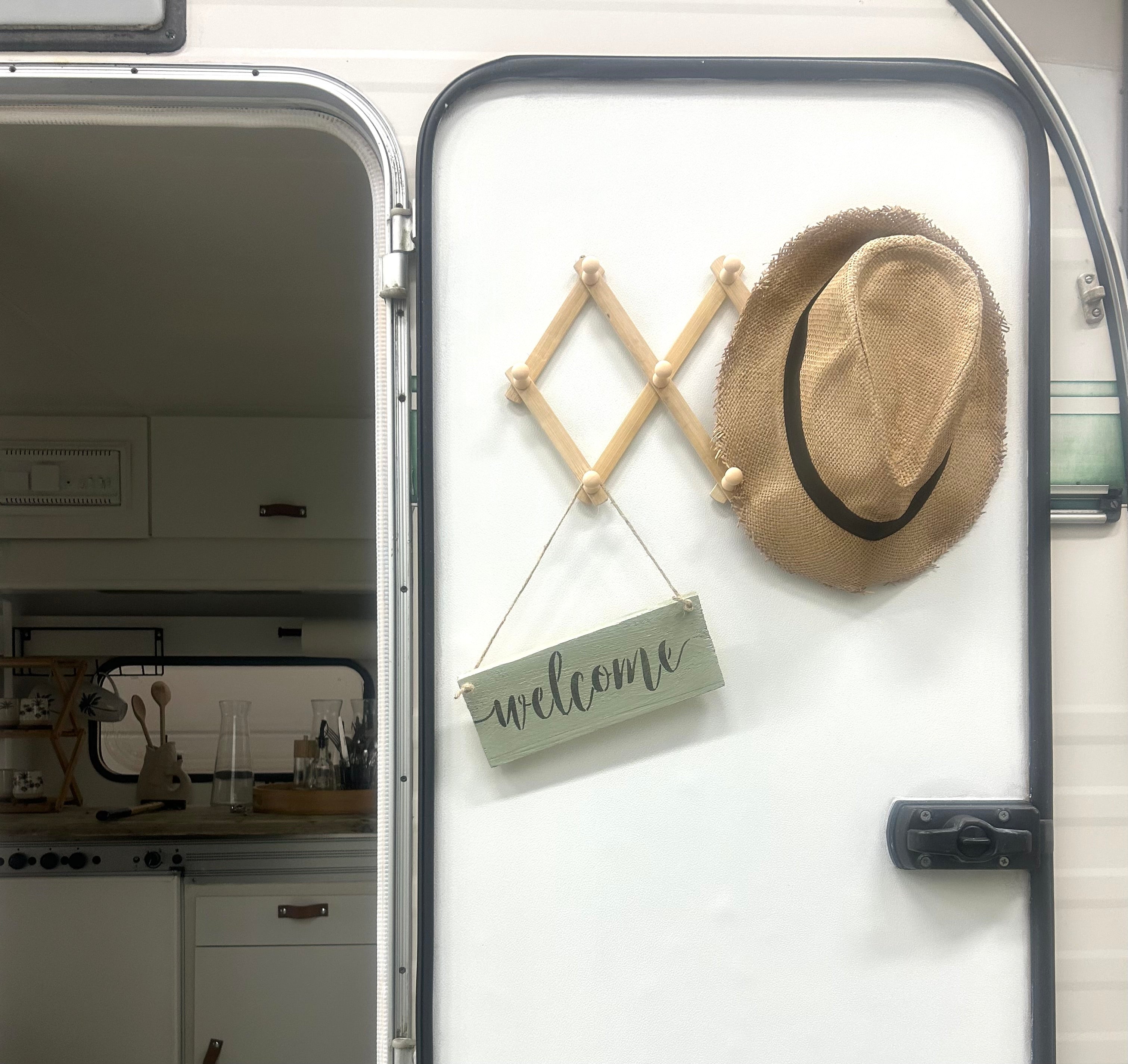 Stoer houten bord WELCOME