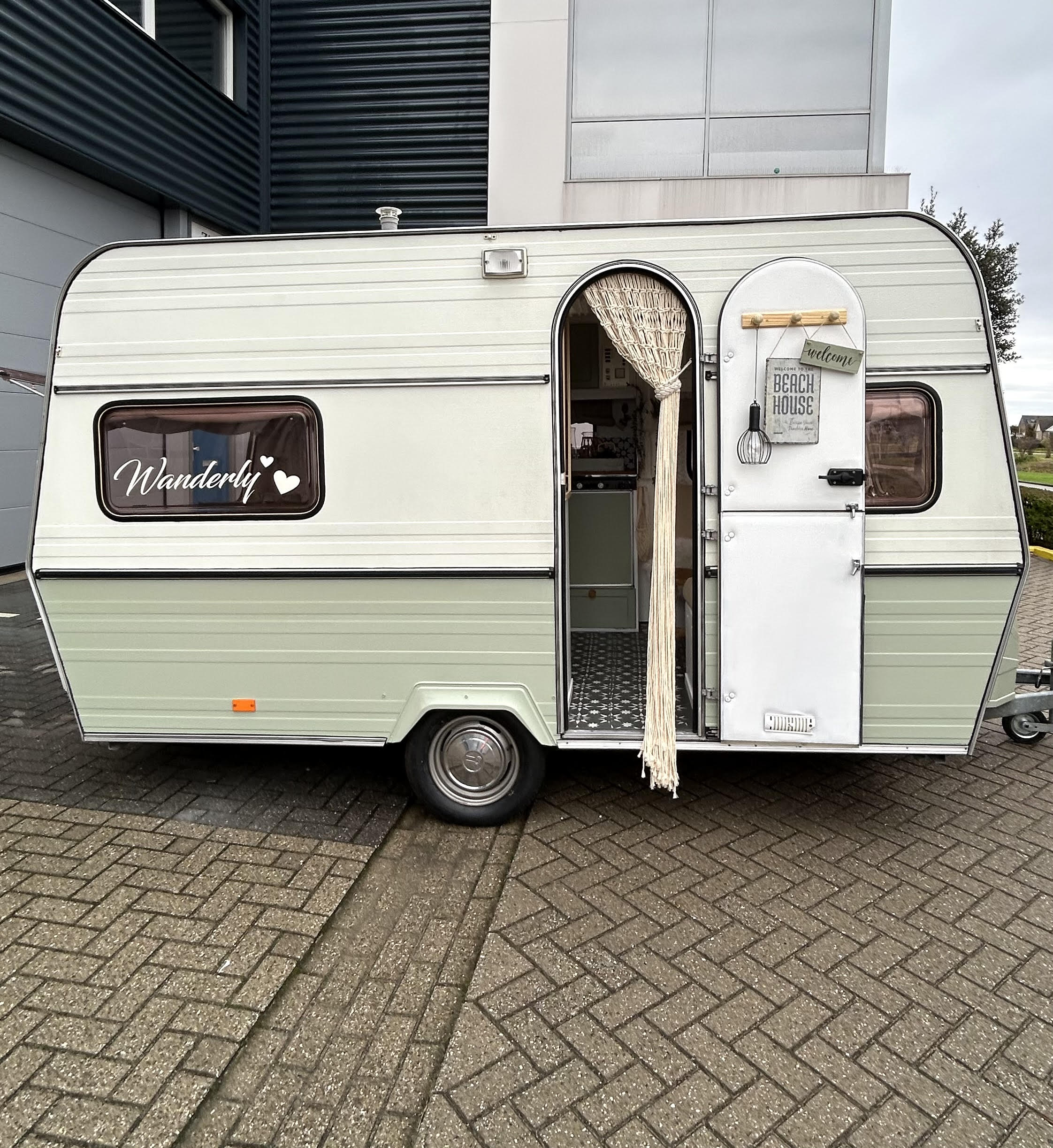 MAKE-OVER - IT Caravan