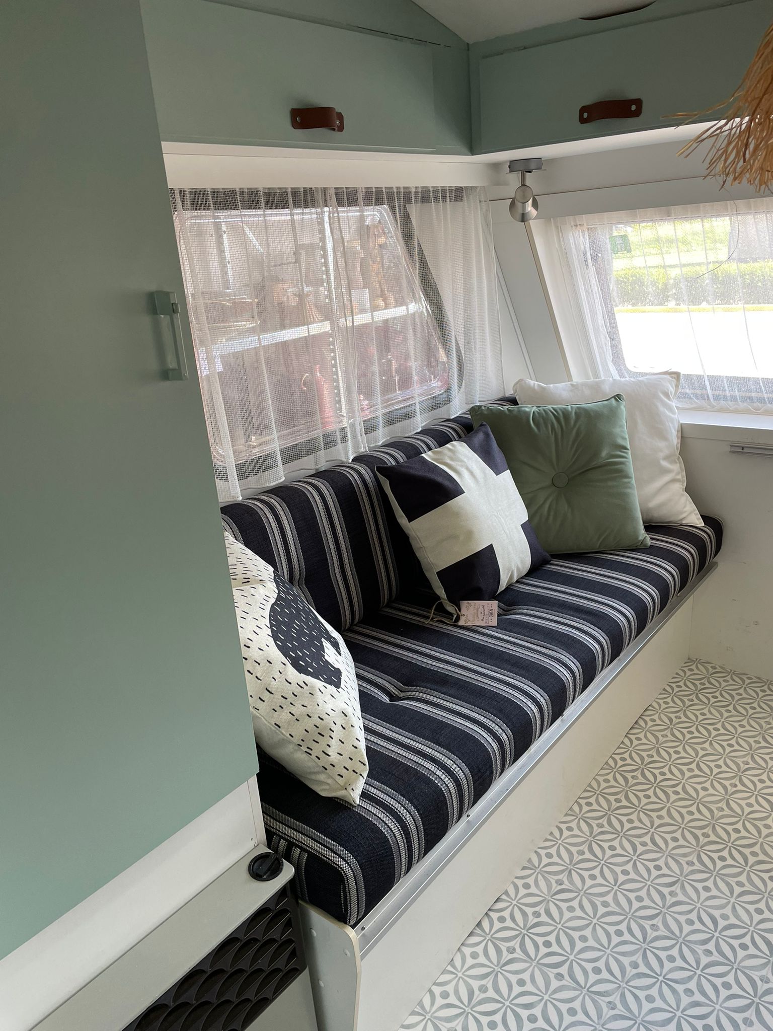 MAKE-OVER Kip DeLuxe