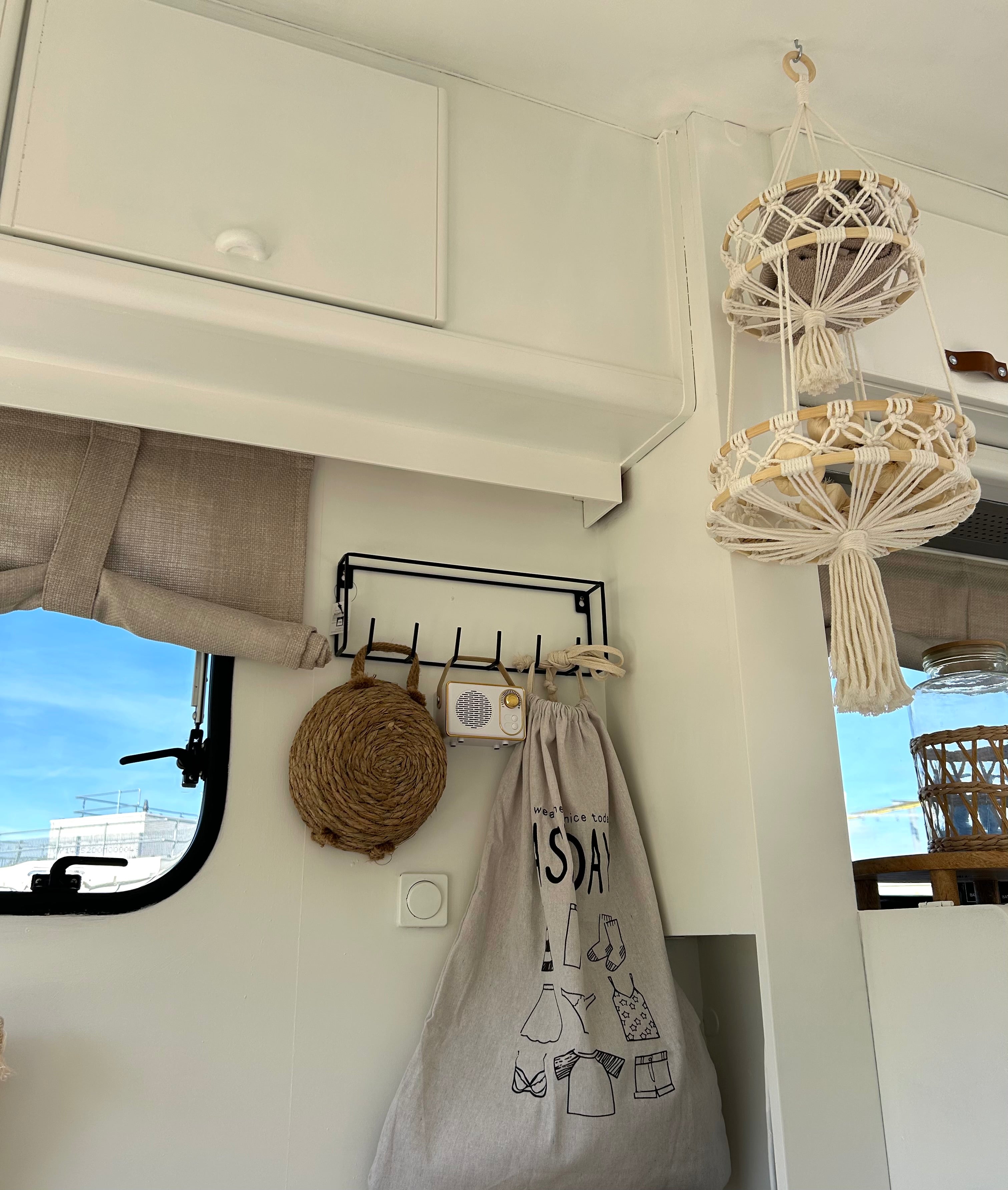 Keukenrekje zwart metaal