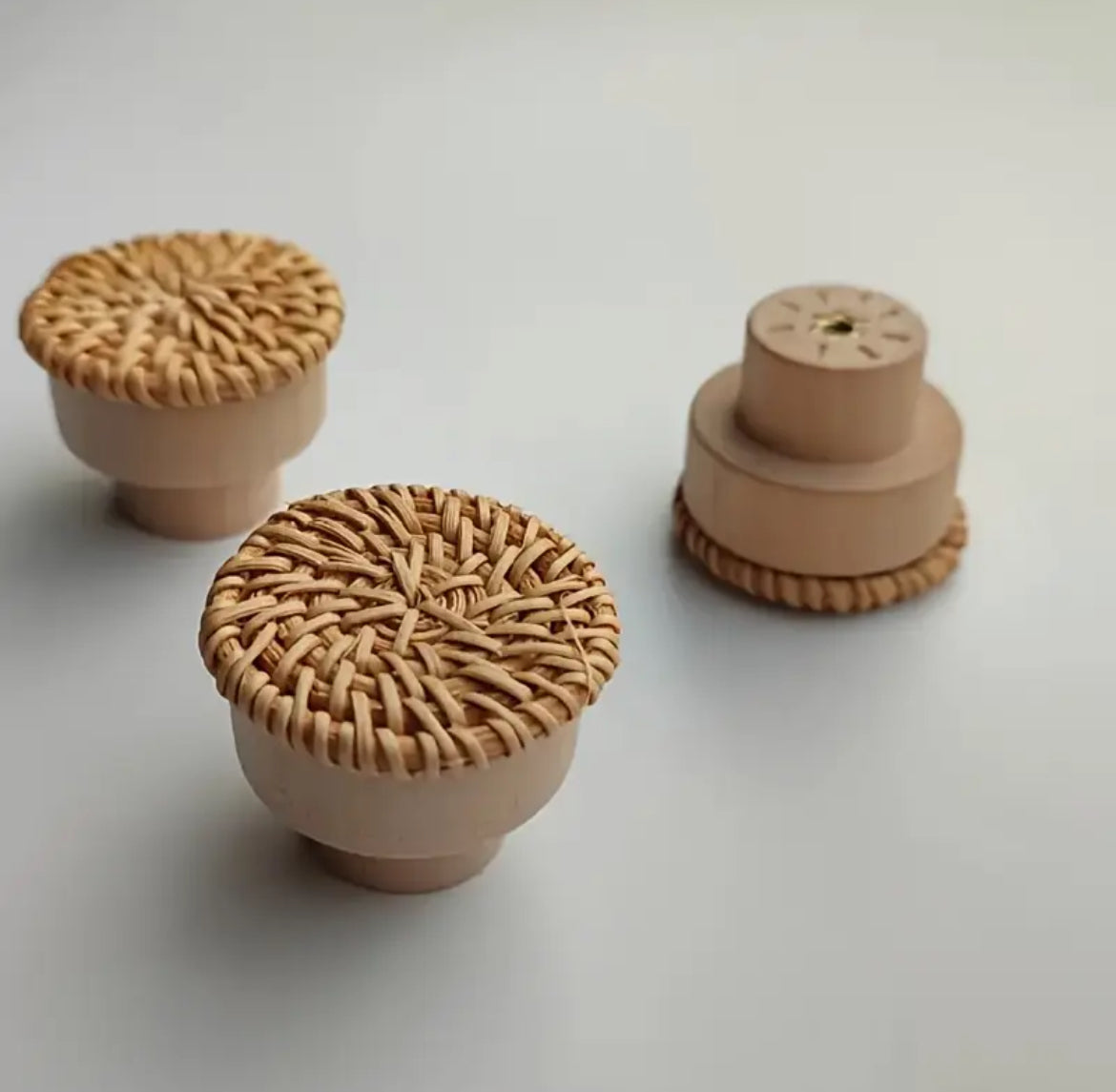 Set van rieten kastknopjes