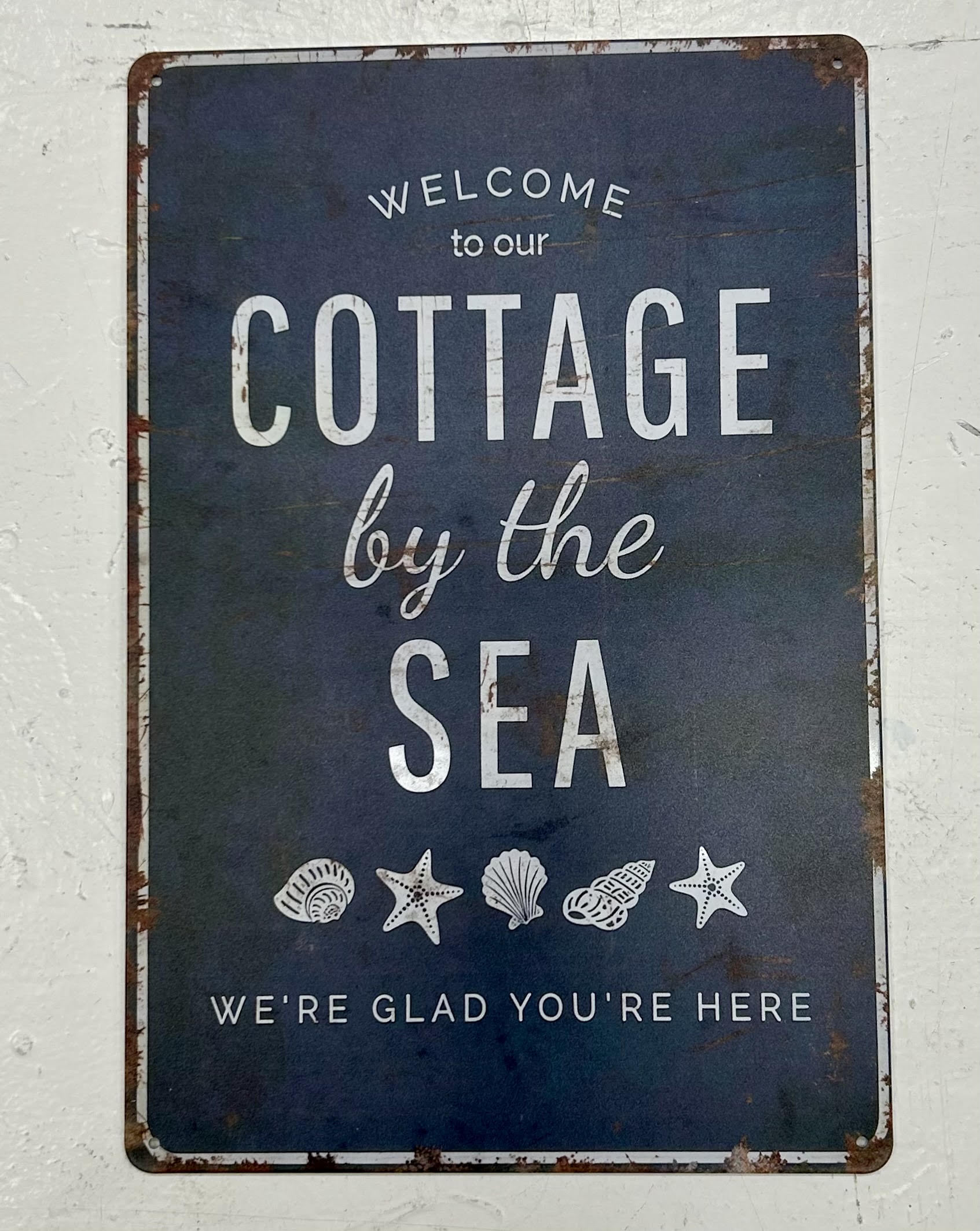 Vintage sign "Welcome to the Beachhouse"