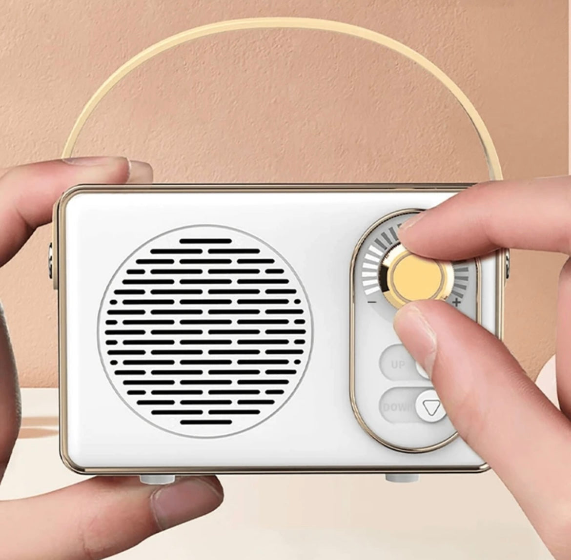 Retro mini speaker
